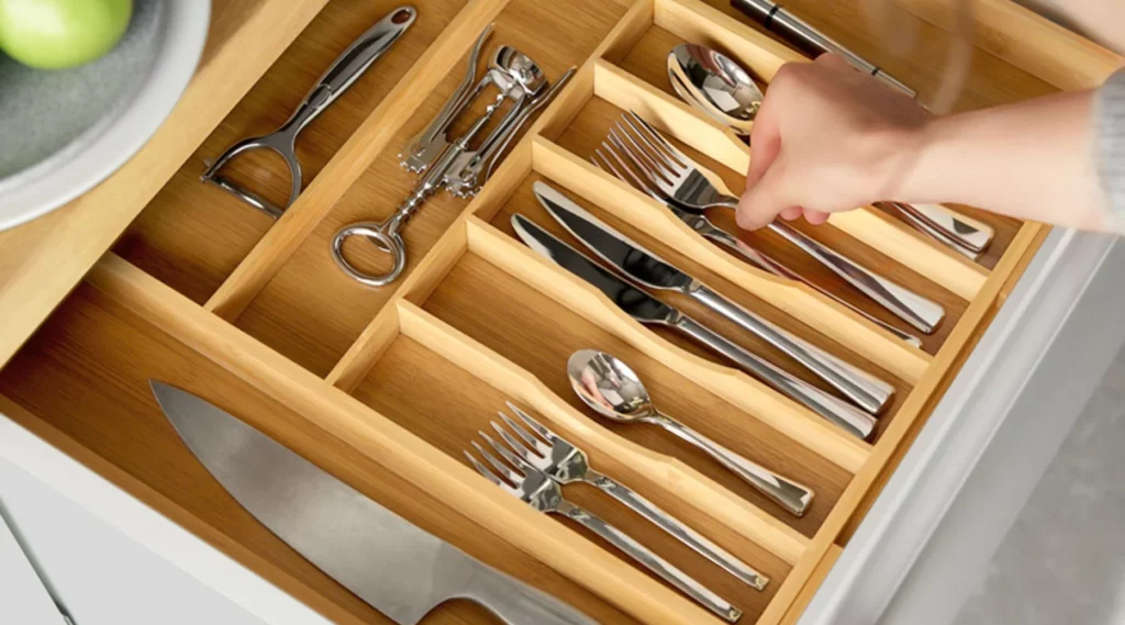 how to organize silverware